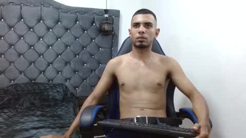 Snapshot of max_milk2 chatting on March 2, 2026, 6:59 pm max milk2 online show from March 2, 2026, 6:59 pm