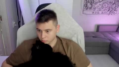 Max online show from February 4, 2026, 6:19 am