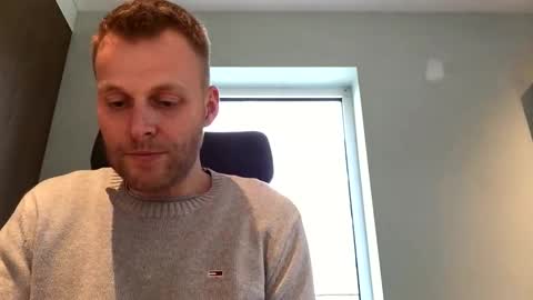 Max take off clothes online show from December 18, 2024, 1:02 pm