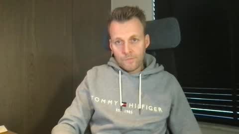 Max take off clothes online show from February 23, 2026, 8:12 am