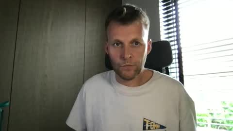 Snapshot of max_straight_1 chatting on May 29, 2026, 1:42 pm Max take off clothes online show from May 29, 2026, 1:42 pm