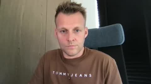 Snapshot of max_straight_1 chatting on June 1, 2026, 8:38 am Max take off clothes online show from June 1, 2026, 8:38 am