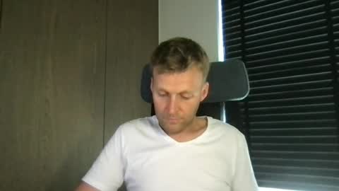 Snapshot of max_straight_1 chatting on June 19, 2026, 8:18 am Max take off clothes online show from June 19, 2026, 8:18 am