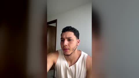 Snapshot of max_valiant1 chatting on May 5, 2026, 12:02 pm max_valiant1 online show from May 5, 2026, 12:02 pm