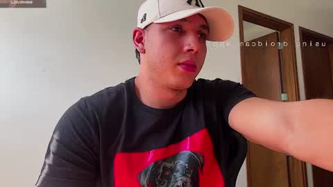 Snapshot of max_valiant1 chatting on June 14, 2026, 3:03 pm max_valiant1 online show from June 14, 2026, 3:03 pm