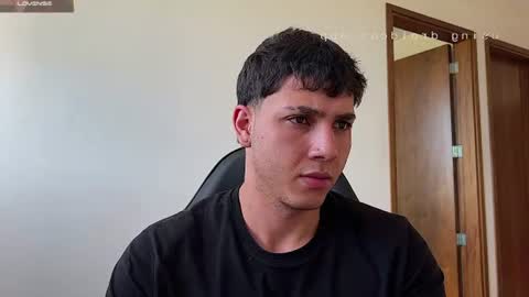Snapshot of max_valiant1 chatting on June 20, 2026, 7:38 pm max_valiant1 online show from June 20, 2026, 7:38 pm