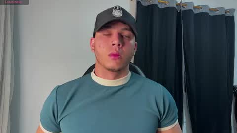 Snapshot of max_valiant1 chatting on July 19, 2026, 1:53 am max_valiant1 online show from July 19, 2026, 1:53 am