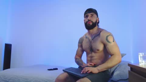 max_xl_ online show from December 18, 2025, 3:51 pm