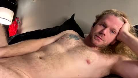 Snapshot of maxaux chatting on January 24, 2025, 11:26 am Max online show from January 24, 2025, 11:26 am