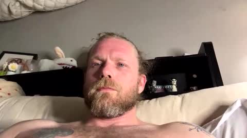 Snapshot of maxaux chatting on April 8, 2026, 5:13 pm Max online show from April 8, 2026, 5:13 pm