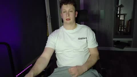 maxboner94 online show from April 13, 2026, 5:07 pm