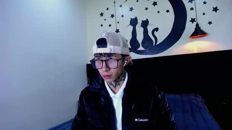 Snapshot of maxdominant_ chatting on October 2, 2025, 12:01 pm MaxDominant online show from October 2, 2025, 12:01 pm