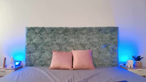 M A X F R O S T   online show from December 20, 2025, 7:10 pm