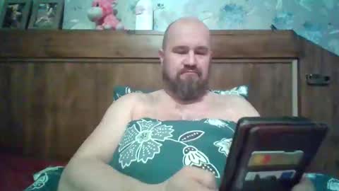 Snapshot of maxhunter chatting on April 9, 2026, 10:04 pm maxhunter online show from April 9, 2026, 10:04 pm