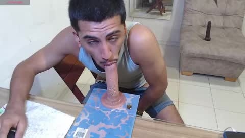 Snapshot of maxi_dick33 chatting on May 27, 2026, 2:58 pm maxi dick online show from May 27, 2026, 2:58 pm