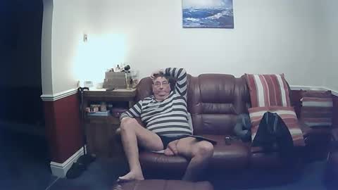 MAX online show from February 28, 2025, 9:33 pm