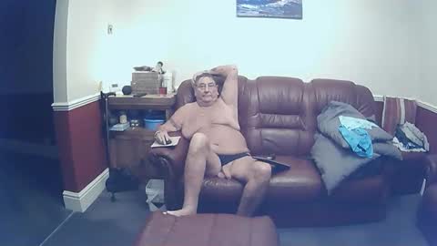 MAX online show from November 1, 2025, 10:56 pm