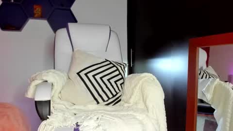 Max online show from February 9, 2025, 4:57 am