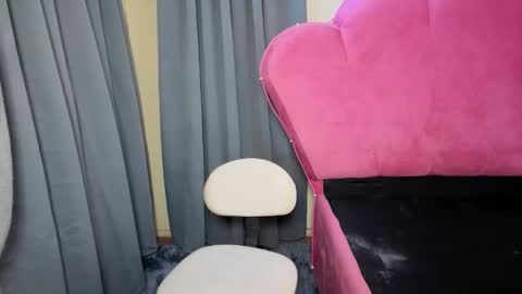 Reyn online show from November 7, 2025, 12:21 am