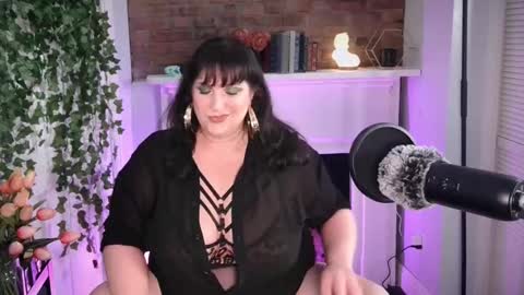 Maxi Marilith online show from September 28, 2025, 5:07 pm