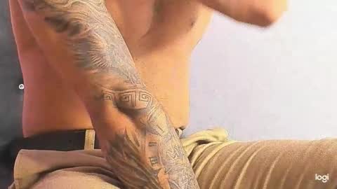 Maximo online show from December 21, 2025, 10:17 pm