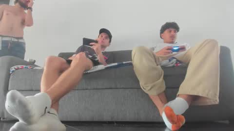 maximo__77 online show from November 20, 2025, 7:46 pm