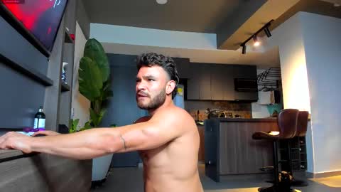 maximo_and_marcelo online show from January 7, 2026, 11:07 pm