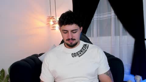 Maximo online show from January 20, 2025, 6:42 am