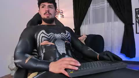 Maximo online show from October 27, 2025, 5:00 am