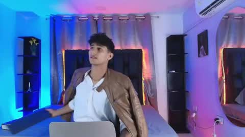Snapshot of maximo_romano chatting on June 22, 2026, 4:15 pm Maximo online show from June 22, 2026, 4:15 pm