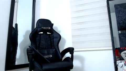 Snapshot of maximo_sebastian chatting on March 9, 2025, 3:54 am Maximo Sebastian online show from March 9, 2025, 3:54 am