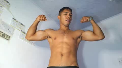 Maximo Aron Vega online show from February 14, 2026, 9:44 pm