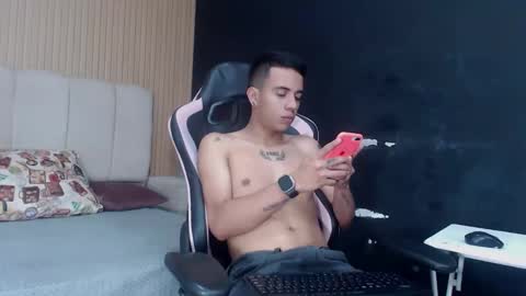 Snapshot of maximogray chatting on January 14, 2026, 6:57 pm MaximoGray online show from January 14, 2026, 6:57 pm