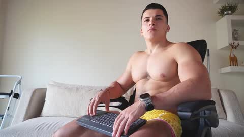 Sebastian online show from November 12, 2025, 9:14 pm