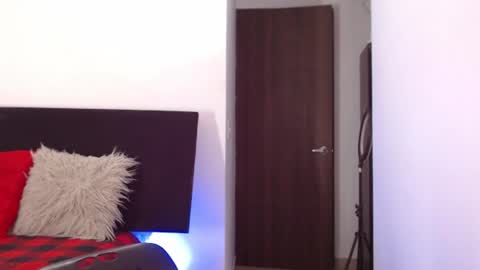 Snapshot of maximus_golden chatting on June 22, 2026, 3:25 am Independent Model online show from June 22, 2026, 3:25 am