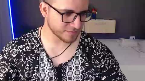 Snapshot of maximussantorini chatting on July 20, 2026, 5:11 am maximus online show from July 20, 2026, 5:11 am