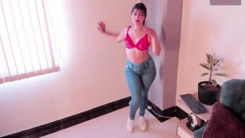 Snapshot of maxinnevance chatting on September 23, 2025, 12:08 pm You can call me Max online show from September 23, 2025, 12:08 pm