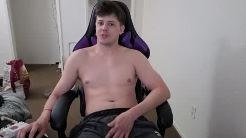 Snapshot of maxishere000 chatting on November 23, 2025, 7:08 am IG online show from November 23, 2025, 7:08 am