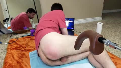 Snapshot of maxjr8008 chatting on December 22, 2024, 9:33 am maxjr8008 online show from December 22, 2024, 9:33 am