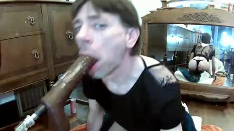 Snapshot of maxjr8008 chatting on October 6, 2025, 8:17 pm maxjr8008 online show from October 6, 2025, 8:17 pm