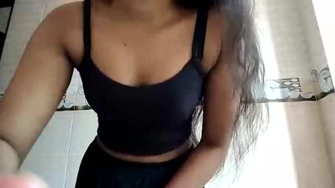 Snapshot of maxladycox chatting on January 17, 2026, 5:45 am Dorea online show from January 17, 2026, 5:45 am