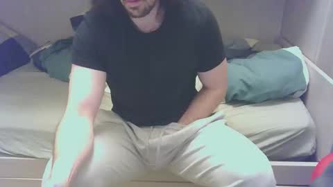 Snapshot of maxsperman1 chatting on February 21, 2026, 10:33 pm MaxSperman online show from February 21, 2026, 10:33 pm