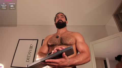 Snapshot of maxstrong01 chatting on May 6, 2026, 11:21 pm Max online show from May 6, 2026, 11:21 pm