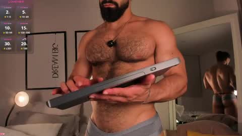 Snapshot of maxstrong01 chatting on June 6, 2026, 2:05 am Max online show from June 6, 2026, 2:05 am
