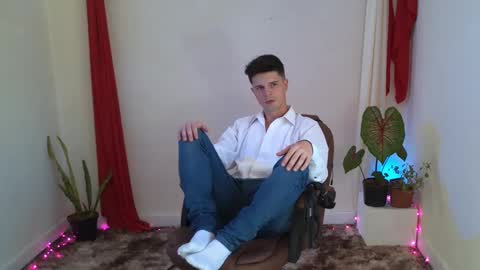 Snapshot of maxtopboy chatting on December 20, 2024, 12:16 pm Max online show from December 20, 2024, 12:16 pm