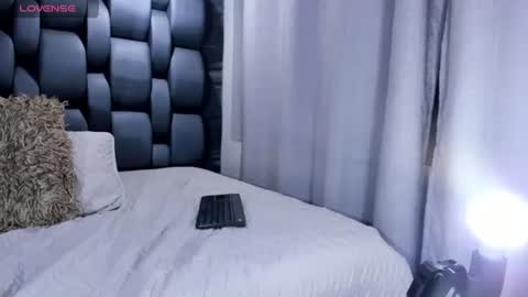 maxvolturi_ online show from June 11, 2026, 1:16 am
