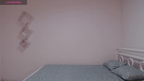 Max online show from December 21, 2025, 5:42 pm