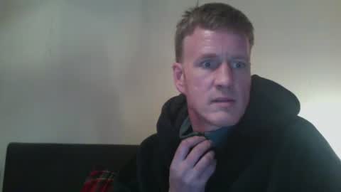 Snapshot of maxwilly7803039708 chatting on March 31, 2026, 4:02 am maxwilly7803039708 online show from March 31, 2026, 4:02 am