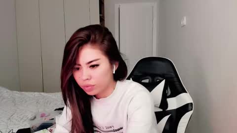 Mia online show from March 5, 2026, 7:26 am