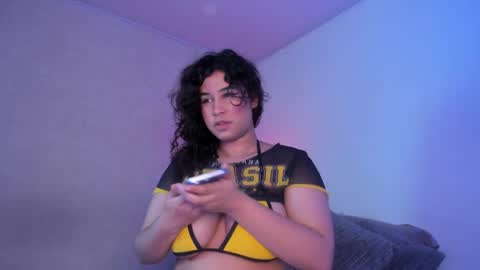 maya_house online show from September 18, 2025, 3:52 am